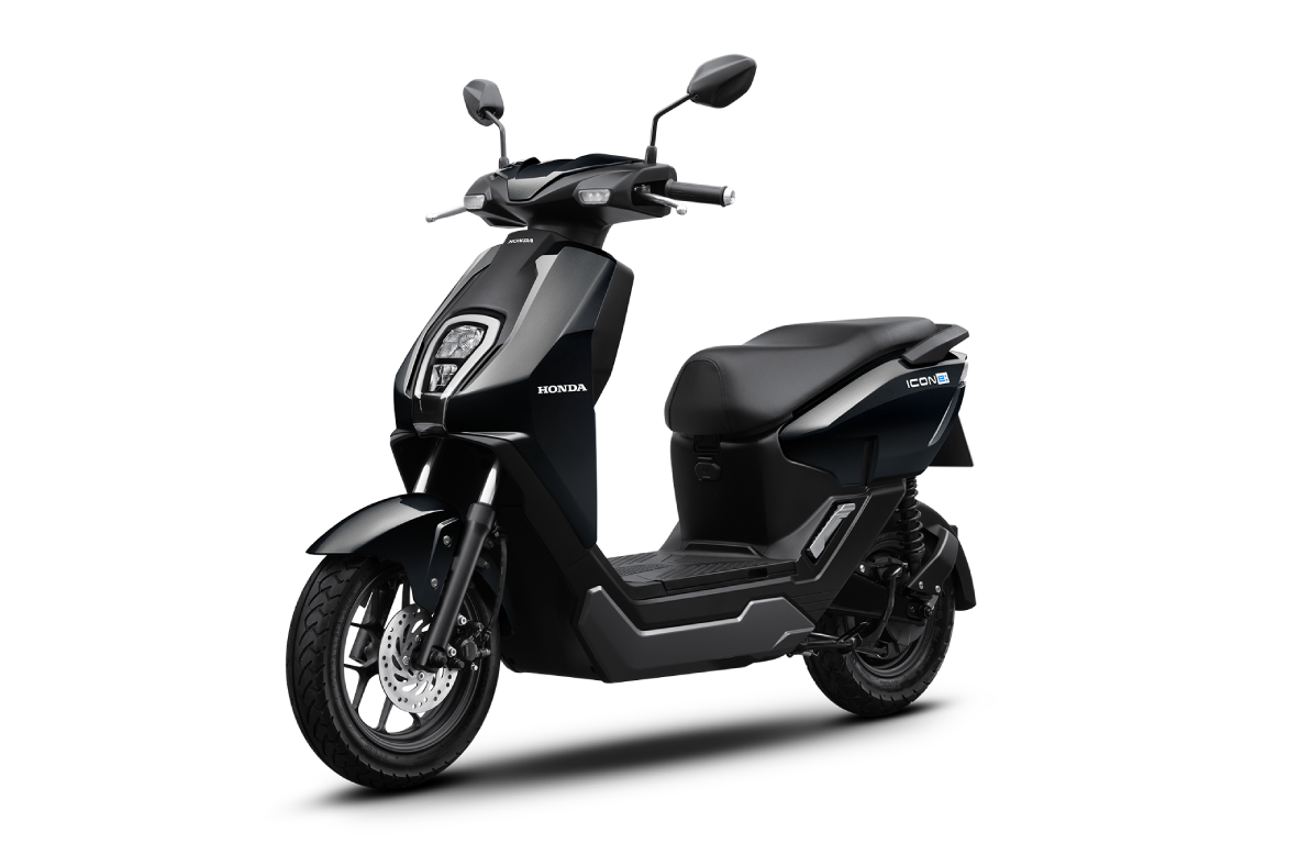 TVS Dazz 110 trắng hồng